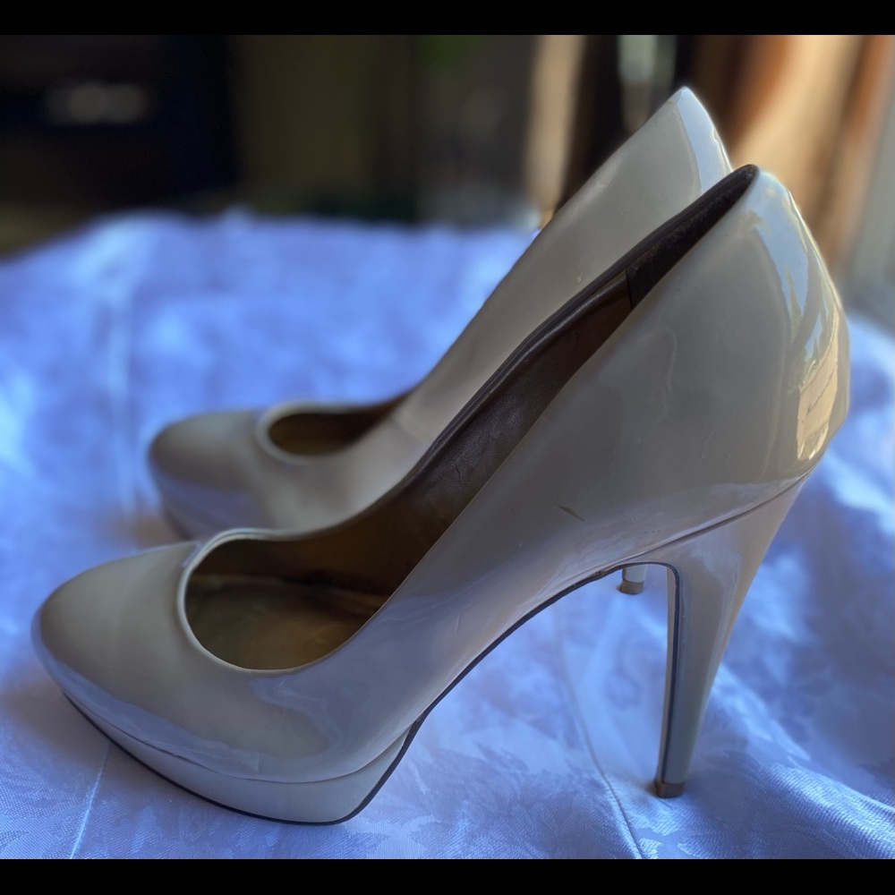 Guess elegant shoe